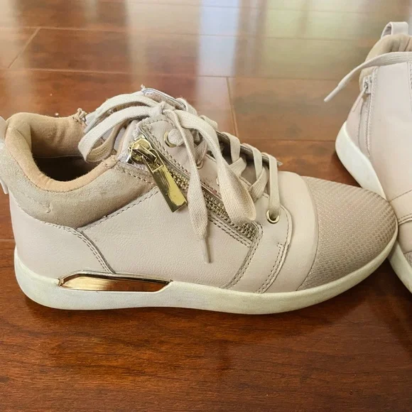 Barely used Aldo sneakers. - Picture 3 of 5